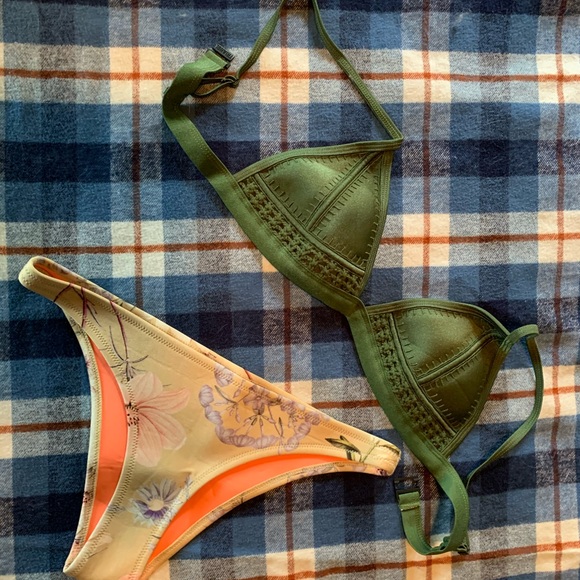 Triangl COCO - Floral Affair Bikini - Picture 7 of 11